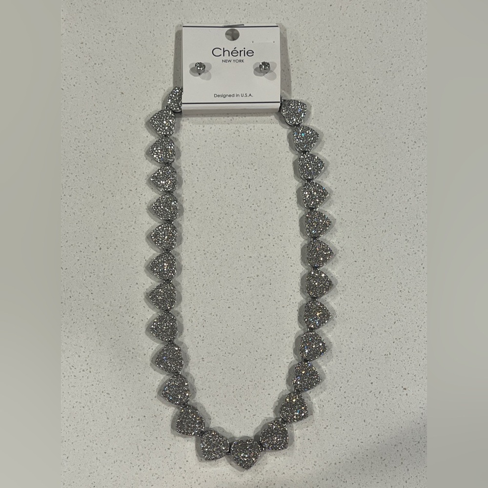 27J. Rhinestone Heart Shape Chunky Necklace & Earrings Set